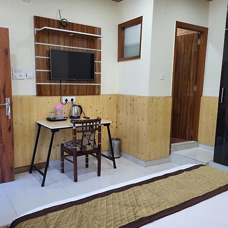 שימלה Vintage Woods Inn מראה חיצוני תמונה