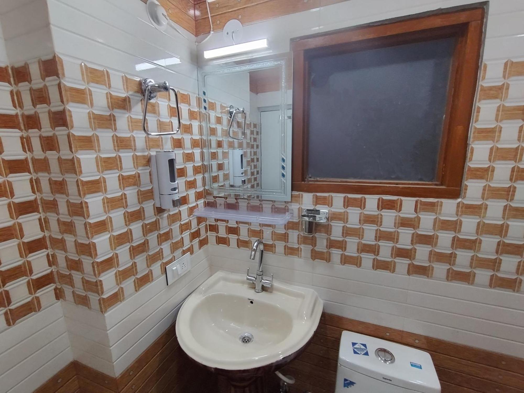 שימלה Vintage Woods Inn מראה חיצוני תמונה