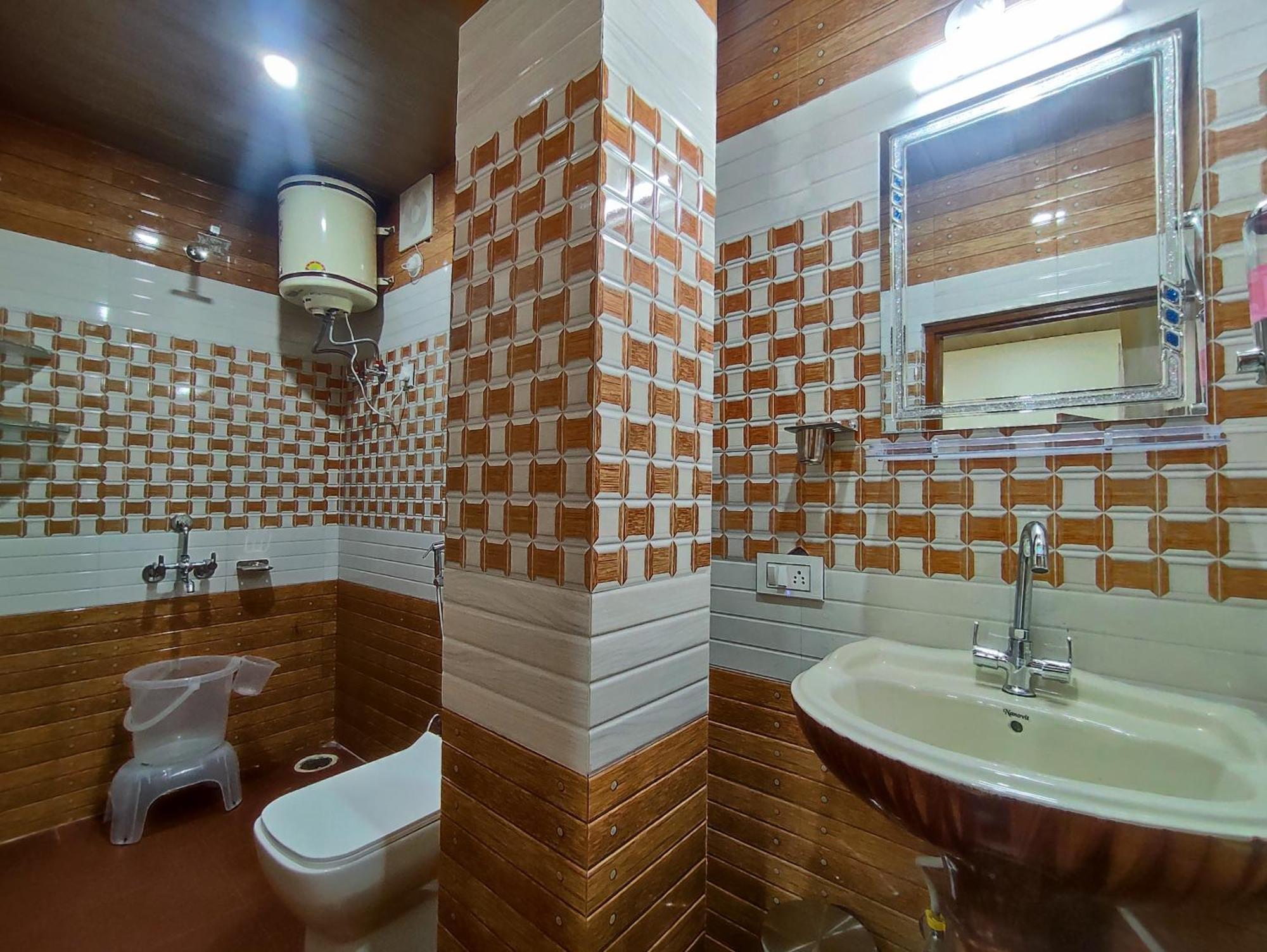 שימלה Vintage Woods Inn מראה חיצוני תמונה